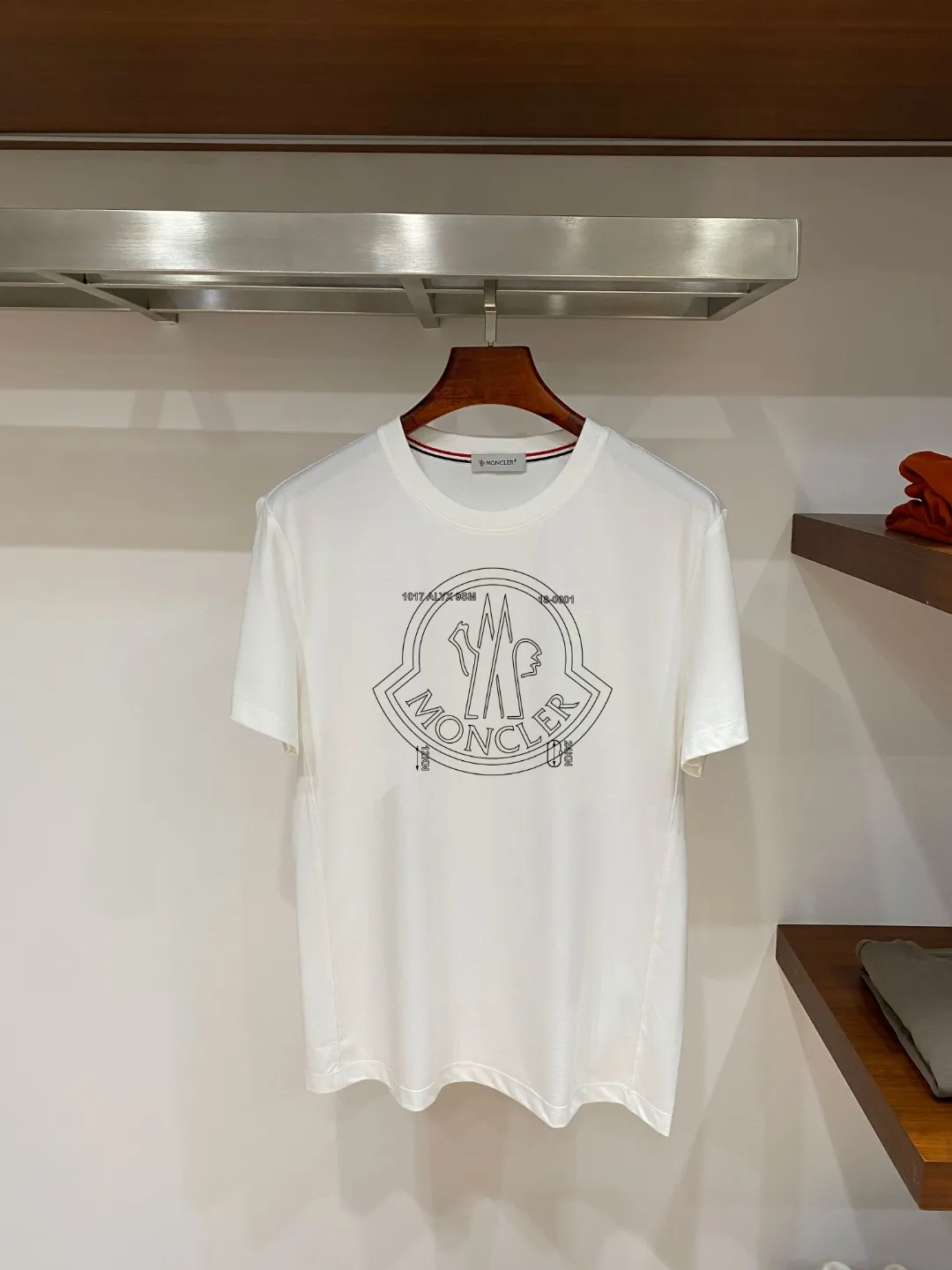 Moncler T 26s New Arrival Supima 210 ， ， + ， ， ， ， ， Breathable， ！ ， ， ，Series ， 5 ， ， 100 ， 1% . Versatile， 。 Breathable， ：White// /Light Green /Khaki / /Black Sizes：M-3XL Size ：178-130 L